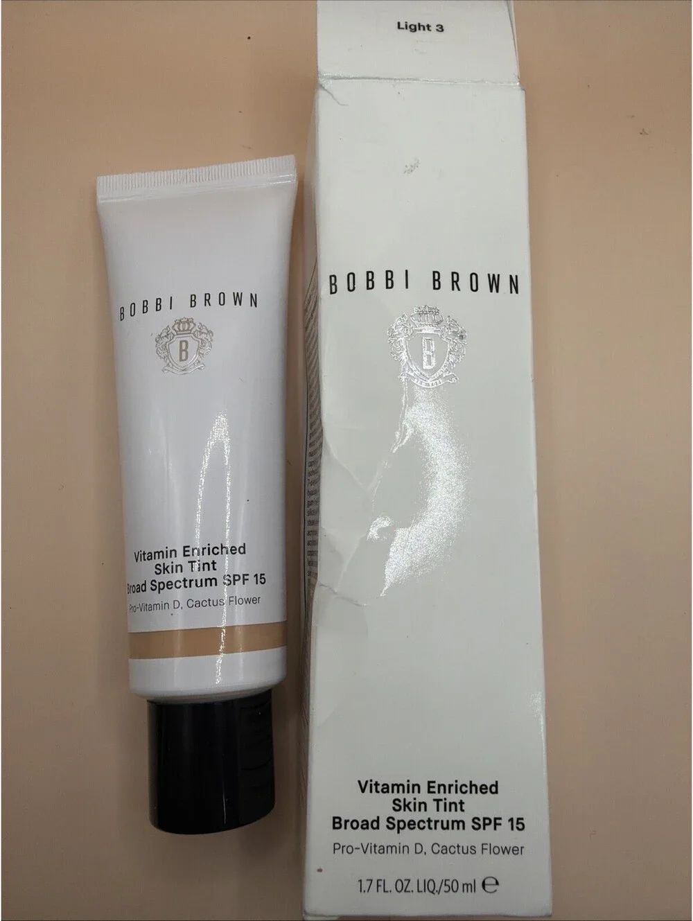 Bobbi Brown Vitamin Enriched Skin Tint Broad Spectrum SPF 15 Light 3